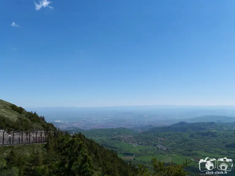 Au sommet du Puy de Dôme, vue sur Clermont-Ferrand